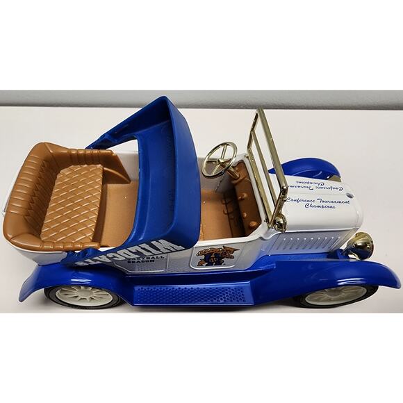 UK Wildcats 1997–98 Diecast Bank – 1917 Maxwell Touring Car by Ertl -Missing Key - Picture 15 of 16